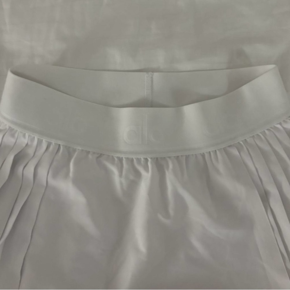 ALO Yoga Silver Pleated A-Line Skirt